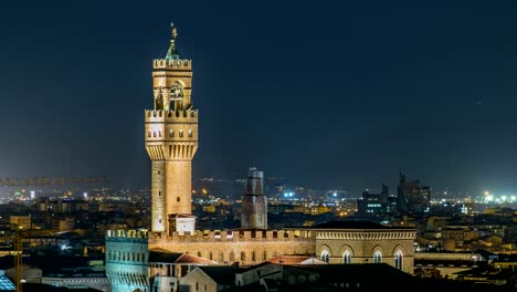 Famoso-Arnolfo-timelapse-de-torre-del-Palazzo-Vecchio-en-la-Piazza-della-Signoria-en-el-crepúsculo-en-Florencia,-Toscana,-Italia