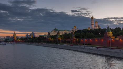 panorama-de-río-Bahía-de-puesta-de-sol-cielo-Moscú-kremlin-tráfico-4-tiempo-k-caer-Rusia