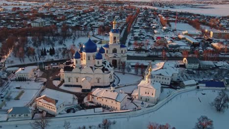 Monasterio-ortodoxo,-Bogolyubovo