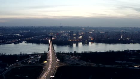 Vista-al-centro-de-Kiev-sobre-el-puente-sur