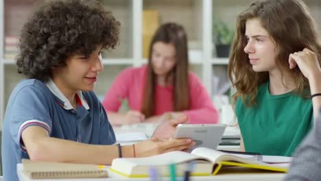 Schoolboy-and-Schoolgirl-Talking