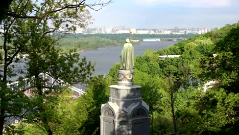 Monument-to-Vladimir-the-Baptist