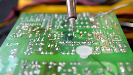 Repair-electronic-boards.