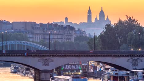 Basilica-Sacre-Coeur-and-the-Seine-river-night-to-day-transition-timelapse-before-sunrise,-Paris,-France