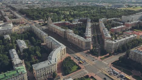 Luftaufnahme-der-wunderschönen-Stadtlandschaft-von-Hochhäusern