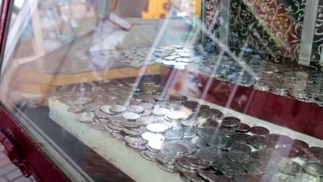 Slot-machine-in-which-the-Georgian-Tetri-coins-are-located