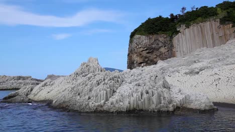 Stolbchaty-Kap,-Kunaschir-Insel,-Russland