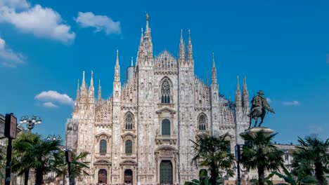 The-Duomo-cathedral-timelapse-with-palms-and-monument.-Front-view-with-people-walking-on-square