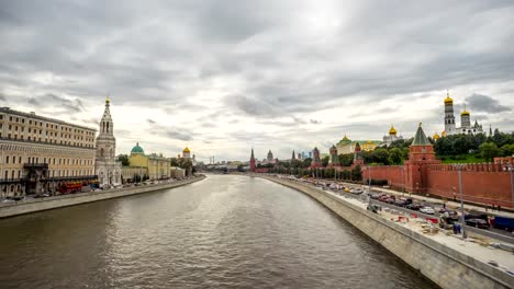 Moscow,-Russia---circa-August,-2016:-Moscow-River-and-Kremlin,-time-lapse