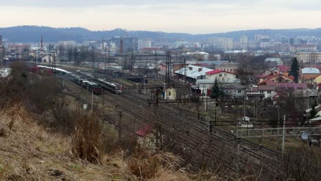 Bahnhof-Zug-Waggon-Eisenbahn