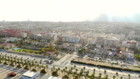 Flug-über-die-Stadt.-Valencia,-Spanien-Bezirk-La-Malva-rosa