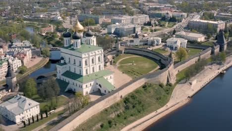 Aerial-view-of-Kremlin-in-Pskov