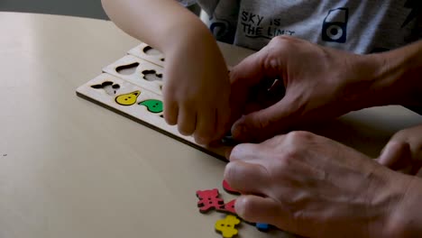 autistic-boy-arranges-objects-in-a-form_2