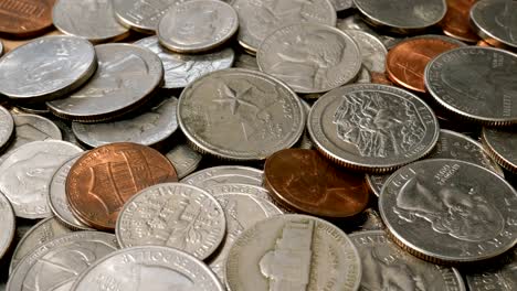 American-money.-Large-pile-of-coins-of-American-cents-of-different-denominations.