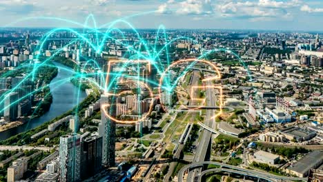 Ciudad-aérea-conectada-a-través-de-5G.-Red-inalámbrica,-concepto-de-tecnología-móvil,-comunicación-de-datos,-computadora-en-la-nube,-inteligencia-artificial,-internet-de-las-cosas.-Lapso-de-tiempo-Moskau