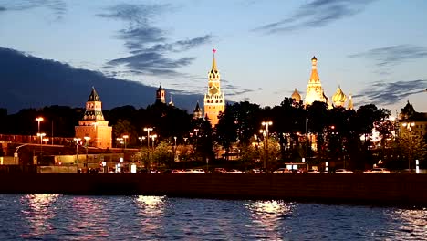 View-of-the-Moskva-River-and-the-Kremlin-(at-night),-Moscow,-Russia--the-most-popular-view-of-Moscow