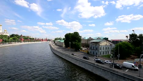 Blick-auf-den-Moskauer-Kreml-an-einem-sonnigen-Tag,-Russland---Moskauer-Architektur-und-Wahrzeichen,-Moskauer-Stadtbild