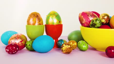 Huevos-de-colores-hermosa-Pascua.