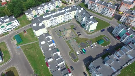 modernos-edificios-con-infraestructura-en-vista-aérea.