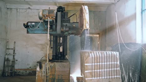 Granite-Sawing-Machine-in-a-Factory