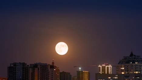 Timelapse-full-moon-rising-ower-cityscape-in-Kyiv-1080P-60fps