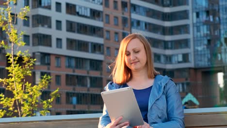 Online-Video-Chat-on-Tablet