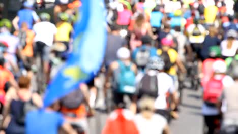 Large-group-riding-by-bicycles