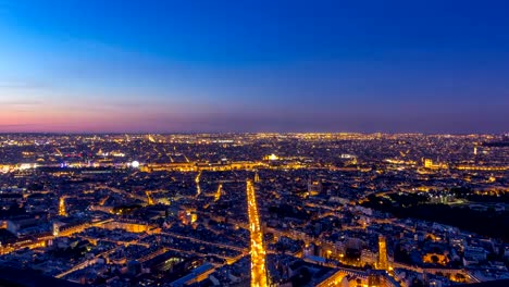 Panorama-von-Paris-nach-Sonnenuntergang-Tag-zu-Nacht-Zeitraffer.-Draufsicht-von-Montparnasse-Gebäude-in-Paris---Frankreich