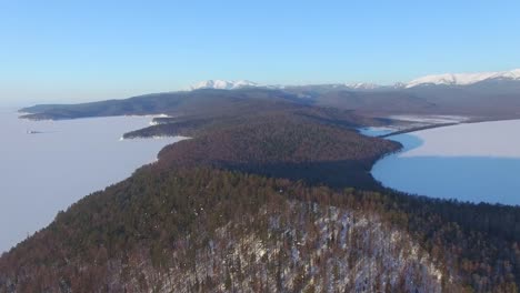 4-K.-Antenne-Umfrage-aus-der-Luft.-Winter.-Baikalsee