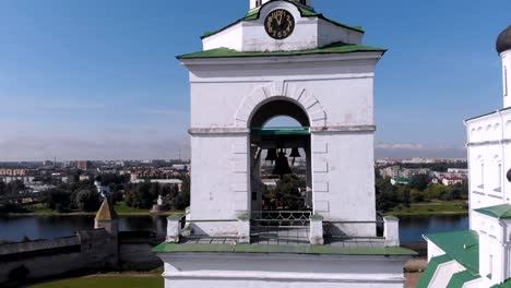 Campanario,-Trinity-Catedral-Pskov-Rusia.-Torre-de-la-campana