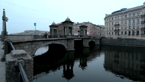 Viejo-puente-de-piedra-con-torres