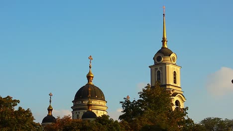 Orthodoxen-Kuppeln-Donezk-Ukraine