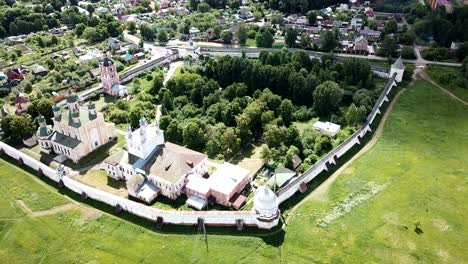 Monasterio-Goritsky-de-dormición-en-Pereslavl-Zalessky,-Rusia