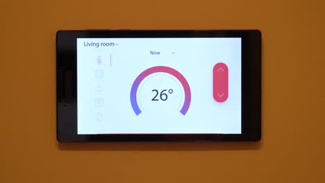 Dispositivo-de-control-del-clima-de-la-casa-inteligente-en-una-pared