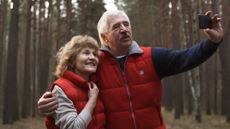 Senior-Couple-Making-Selfie-in-Park