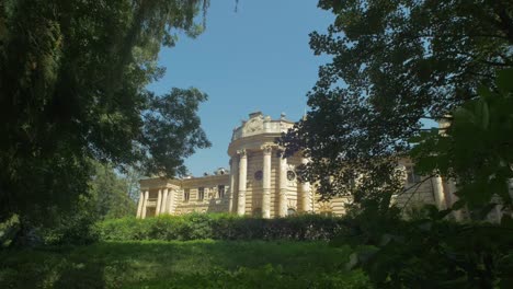 Schloss-Badeni-und-sein-Garten