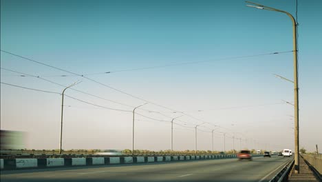 Traffic-on-the-bridge