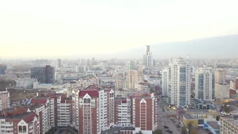 Paisaje-hermoso-con-vista-superior-en-rascacielos.-Video.-Vista-superior-de-la-ciudad-moderna