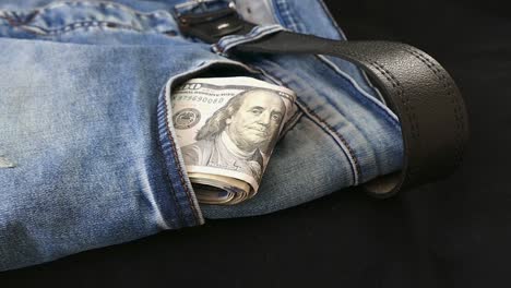 Jeans-und-100-US-Dollar