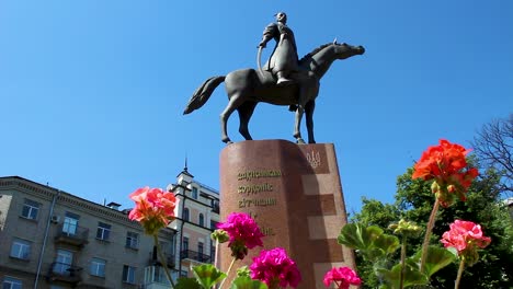 Monumento-de-guardia-de-frontera-en-Kiev-Ucrania