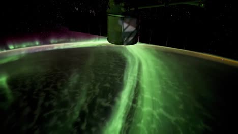 Atemberaubende-Aurora-Borealis-vom-Weltraum-aus-gesehen.-Nasa-Public-Domain-Imagery