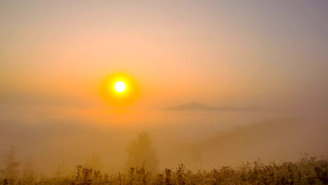 Amanecer-en-las-montañas.