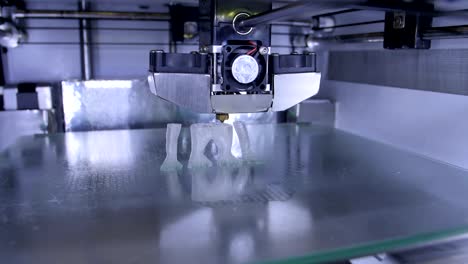 professional-3d-printer-in-working-operation