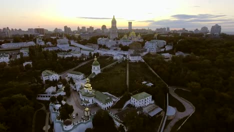 Verde-y-hermoso-centro-de-Kiev,-Ucrania