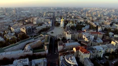 Parte-central-de-la-capital-ucraniana-con-muchos-edificios-históricos-y-srteets.