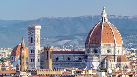 Timelapse-de-Santa-Maria-Del-Fiore-Duomo-y-Bargello-en-la-mañana-de-Piazzale-Michelangelo-en-Florencia,-Toscana,-Italia