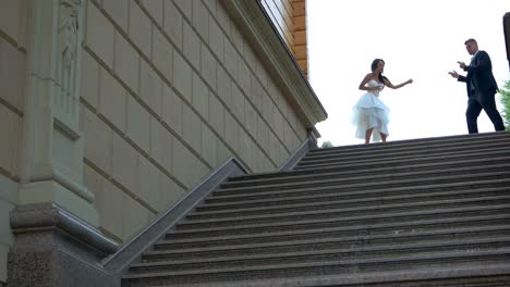 Dancing-wedding-couple.