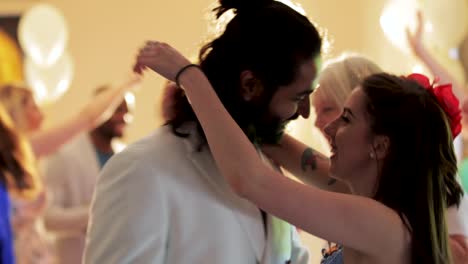 Wedding-Guests-Dancing-Together