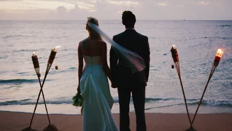 Wedding-Couple-on-the-Beach