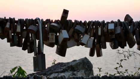 Wedding-locks-hang-on-the-bridge-railings